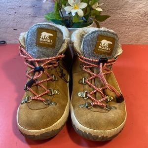 Boy/girls Sorel winter boots SZ 4